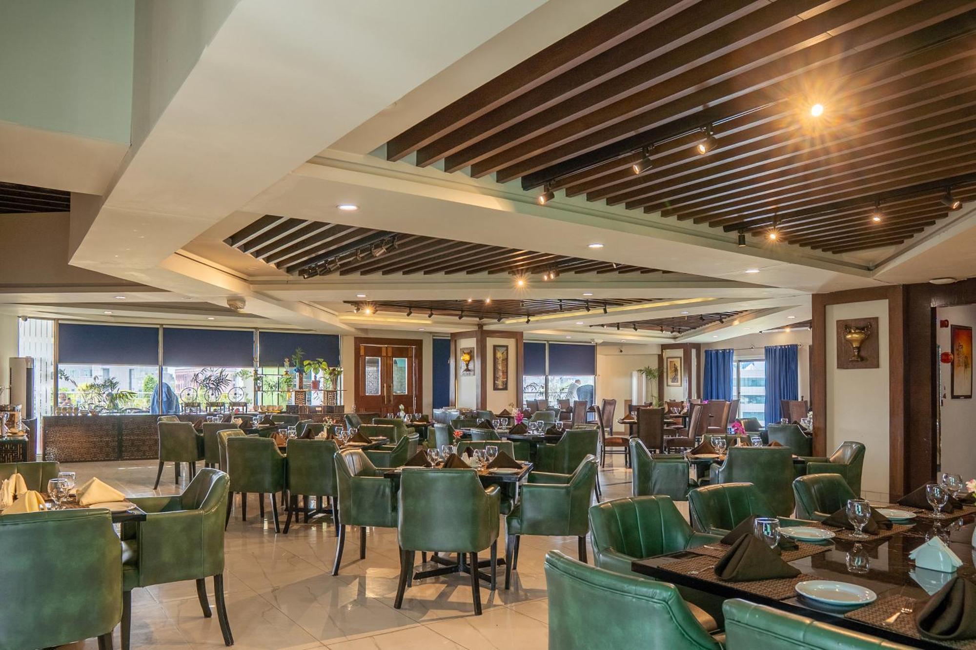 Legend Hotel Islamabad Bagian luar foto